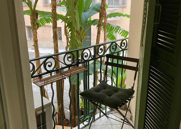 Perfectly Located 1 Bed - Port Of