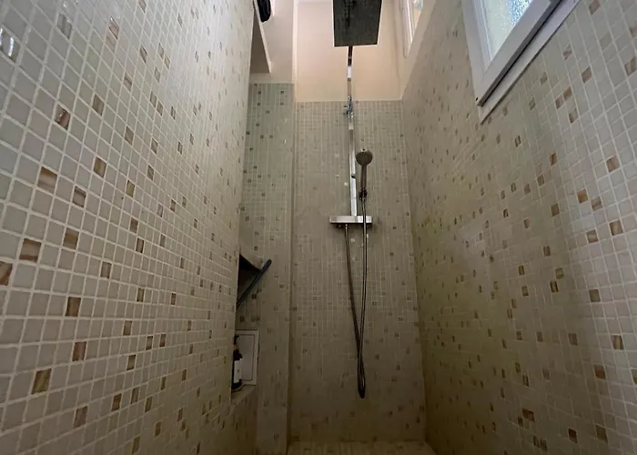 Perfectly Located 1 Bed - Port Of Apartment Nice