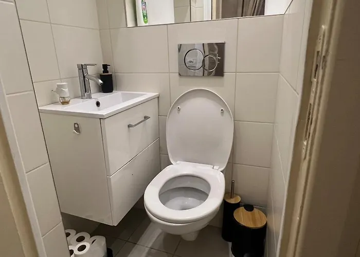 Perfectly Located 1 Bed - Port Of Apartament *