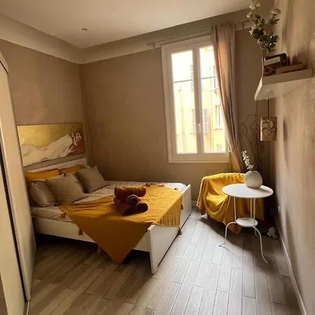 Perfectly Located 1 Bed - Port Of